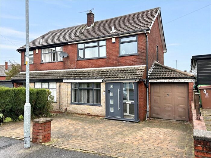 3 Bedroom Semi-Detached House For Sale In Longden Avenue, Moorside, Oldham, OL4