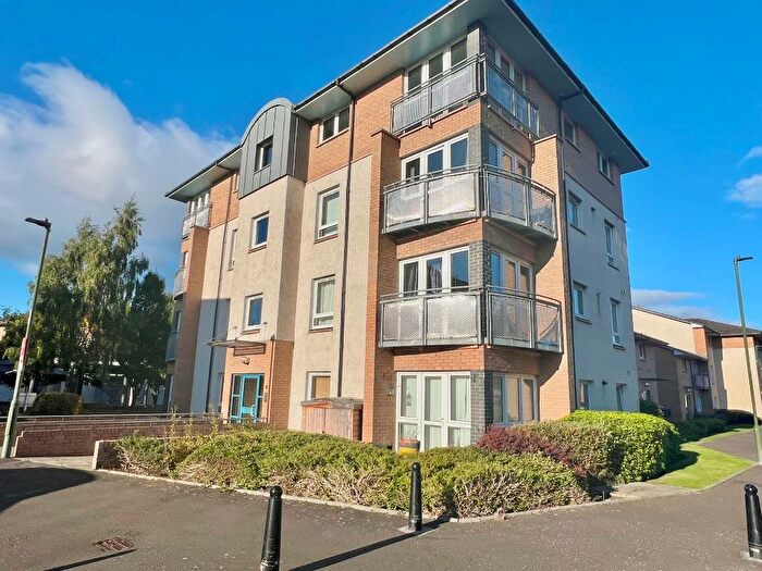 2 Bedroom Flat To Rent In Stenhouse Gardens, Stenhouse, Edinburgh, EH11