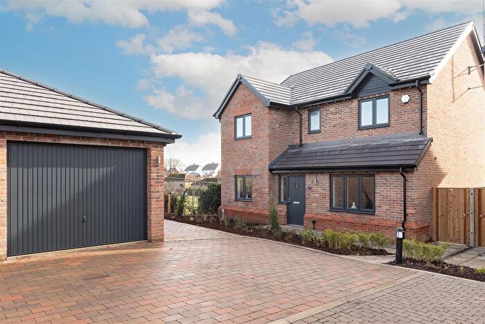 4 Bedroom Detached House For Sale In High Street, Kimpton, Hitchin, SG4