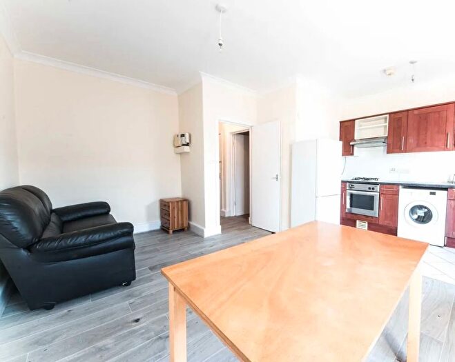 4 Bedroom Flat To Rent In Tulse Hill, London, SW2