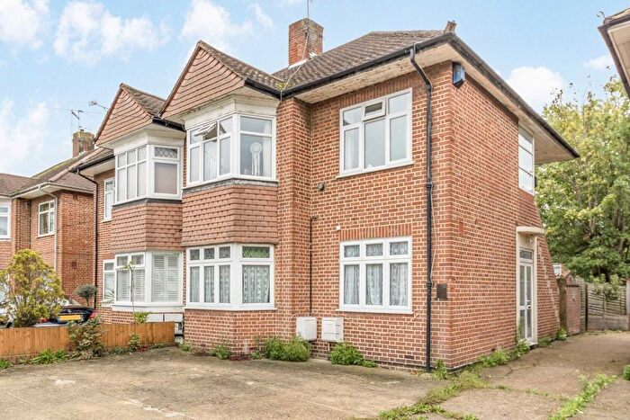 2 Bedroom Maisonette To Rent In Amesbury Road, Feltham, TW13