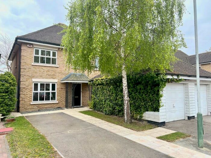 4 Bedroom Detached House To Rent In Blanchard Mews, Harold Wood, Romford, RM3