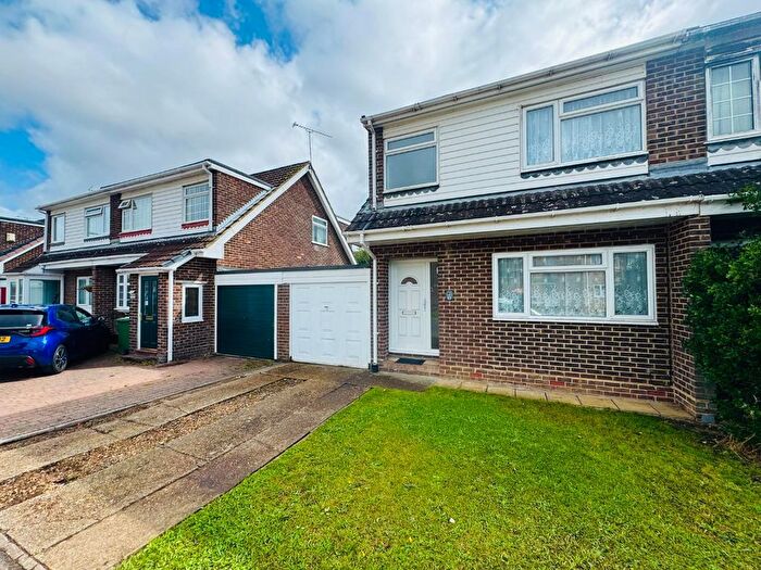 3 Bedroom Semi-Detached House To Rent In Itchen Avenue, Bishopstoke, Eastleigh, SO50