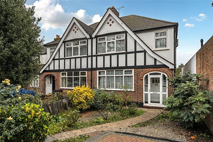 3 Bedroom Semi Detached House For Sale In Elmers End Road, Beckenham, BR3