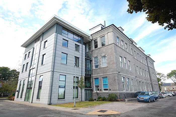 2 Bedroom Flat To Rent In Gordondale Road, West End, Aberdeen, AB15