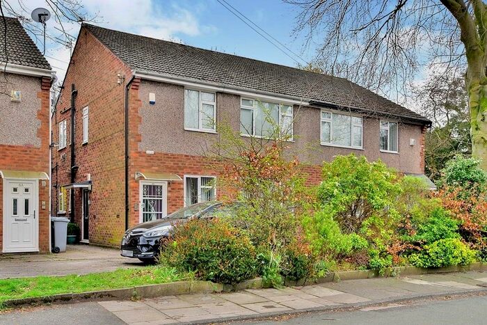 2 Bedroom Maisonette To Rent In Clarendon Road, Sale, Greater Manchester, M33