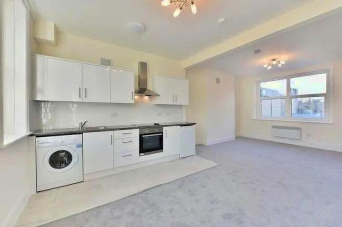 Studio To Rent In Allitsen Road, London, NW8