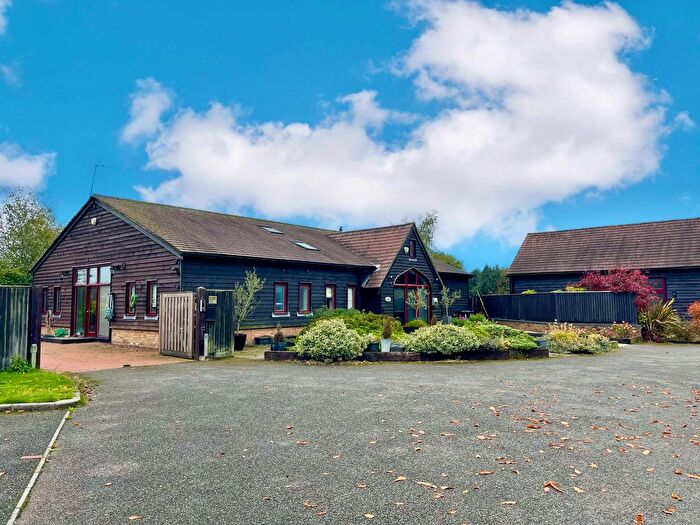 3 Bedroom Barn Conversion To Rent In Shipfield Close, Tatsfield, Westerham, TN16
