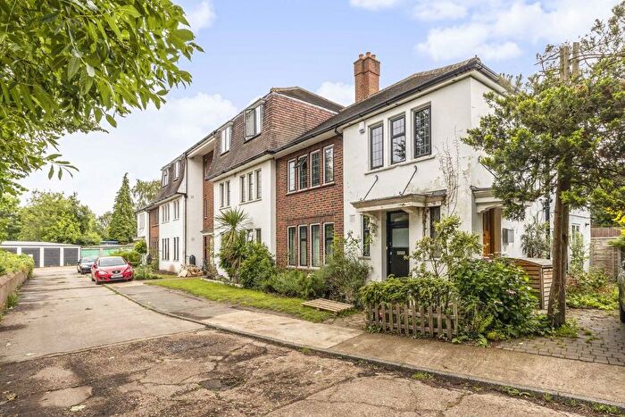 2 Bedroom Flat To Rent In Tower Road, Strawberry Hill, TW1