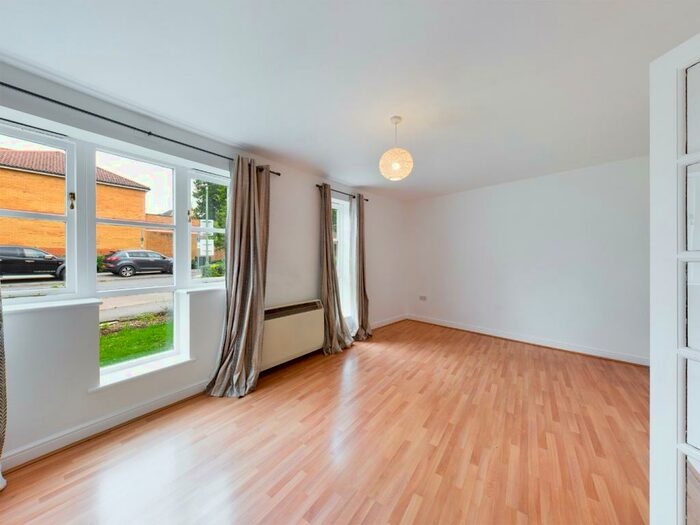 2 Bedroom Apartment To Rent In Imperial Way, Hemel Hempstead, Hertfordshire, HP3