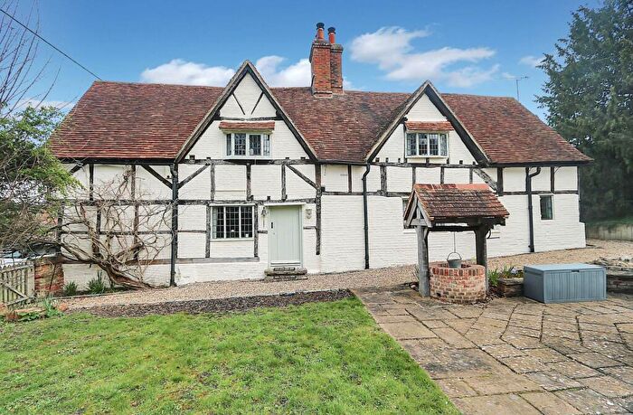 4 Bedroom Detached House For Sale In Moulsford, Oxfordshire - Walk To Village Green, Pub/ Restaurant, Moulsford & Cranford House Schools, OX10