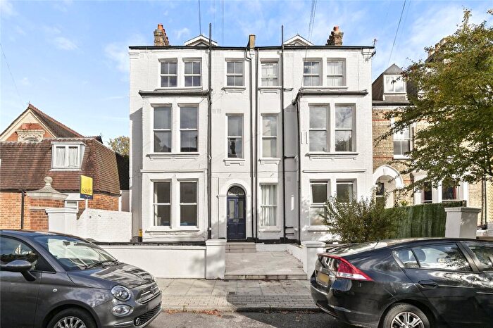4 Bedroom Apartment To Rent In Endlesham Road, London, SW12