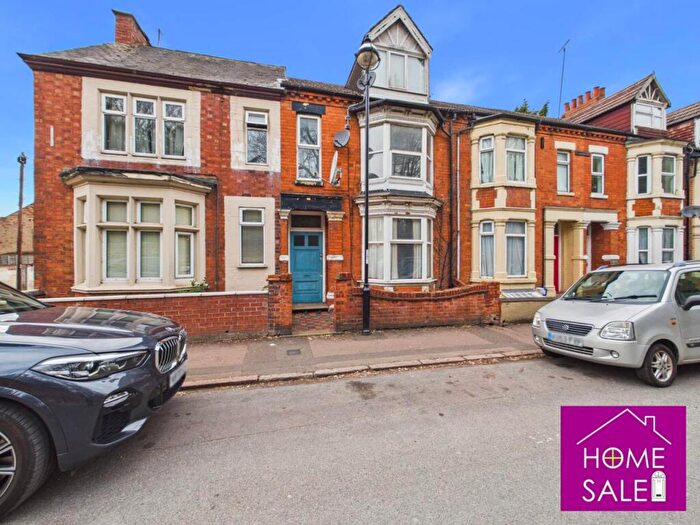 3 Bedroom Town House For Sale In Semilong Road, Northampton, NN2