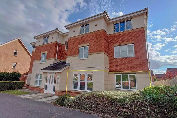 2 Bedroom Flat To Rent In Cartwright Fold, Alverthorpe, Wakefield, WF2