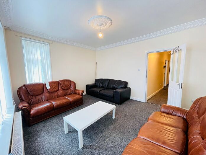 1 Bedroom House To Rent In Leeds Old Road, Bradford, BD3