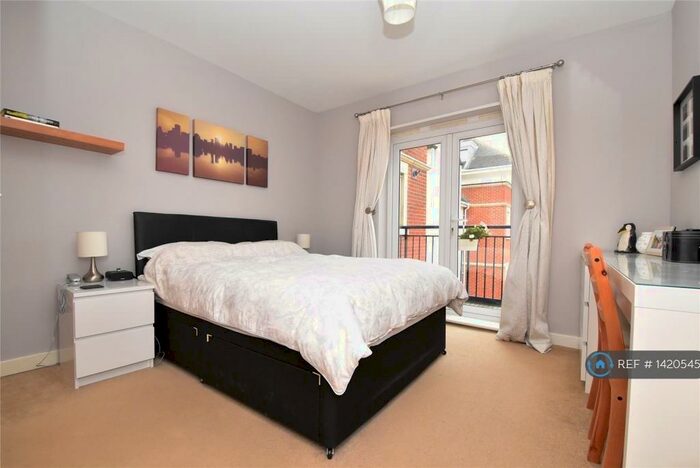 2 Bedroom Flat To Rent In Cochrane Drive, Dartford, DA1