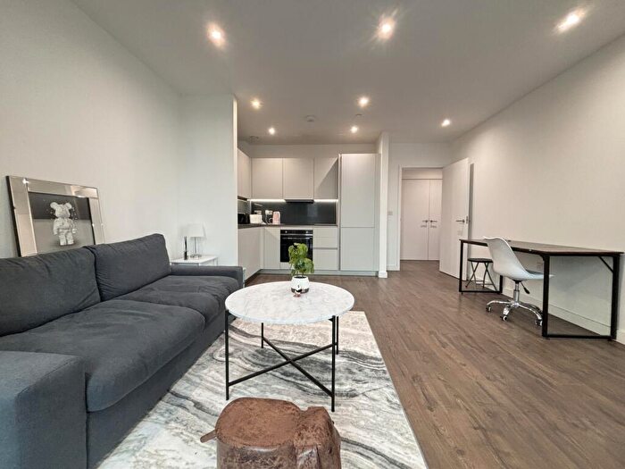 1 Bedroom Flat To Rent In Hartingtons Court, Coster Avenue, N4