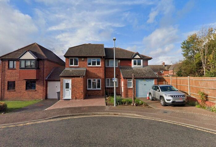 3 Bedroom Semi-Detached House To Rent In Trinity Road, Gravesend, Kent, DA12