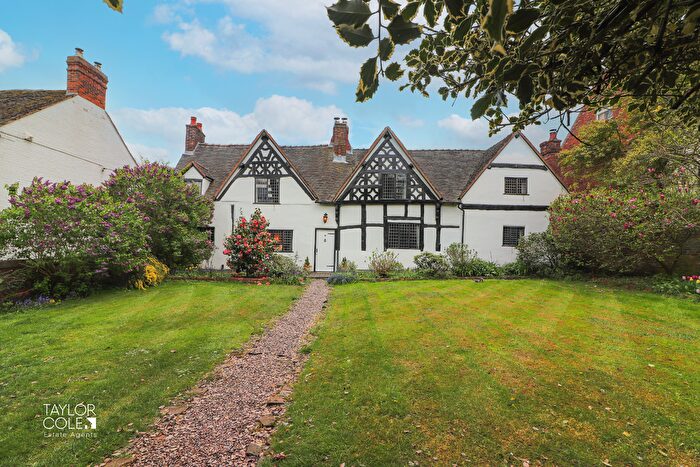 4 Bedroom Detached House For Sale In The Green, Amington, B77