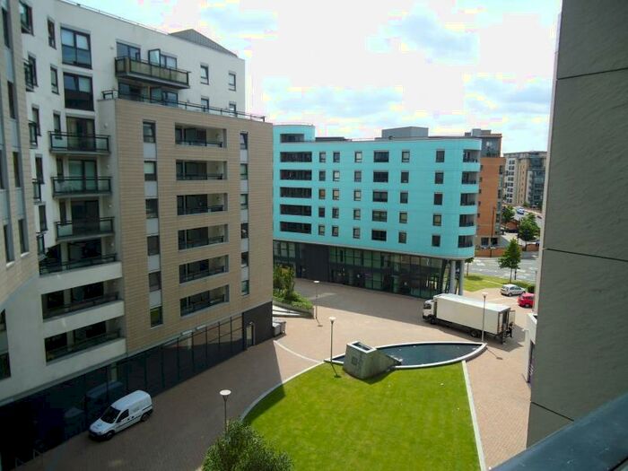 2 Bedroom Apartment To Rent In Gateway North, LS9