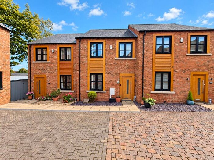 3 Bedroom Terraced House For Sale In High Street, Earls Barton, Northamptonshire, NN6