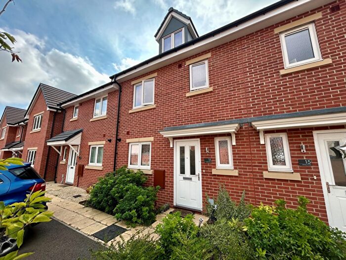 4 Bedroom Terraced House For Sale In Whitby Close, Monksmoor, NN11