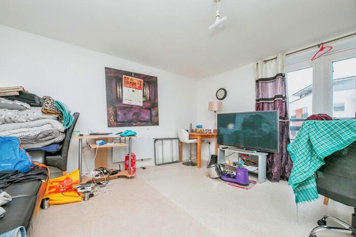 2 Bedroom Flat For Sale In Pownall Road, Ipswich, Suffolk, IP3