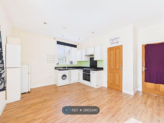 1 Bedroom Flat To Rent In Plen An Varghas, Camborne, TR14