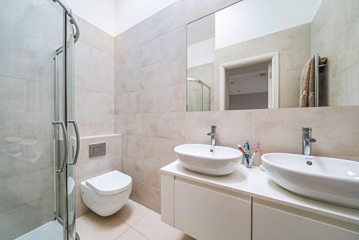 2 Bedroom Flat For Sale In Durham Place, Chelsea, London, SW3