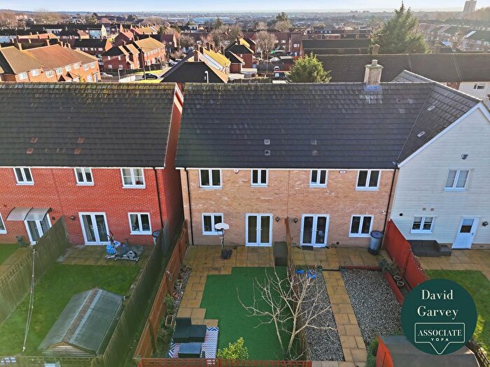 3 Bedroom Semi-detached House For Sale In Appleby Drive, Romford, RM3