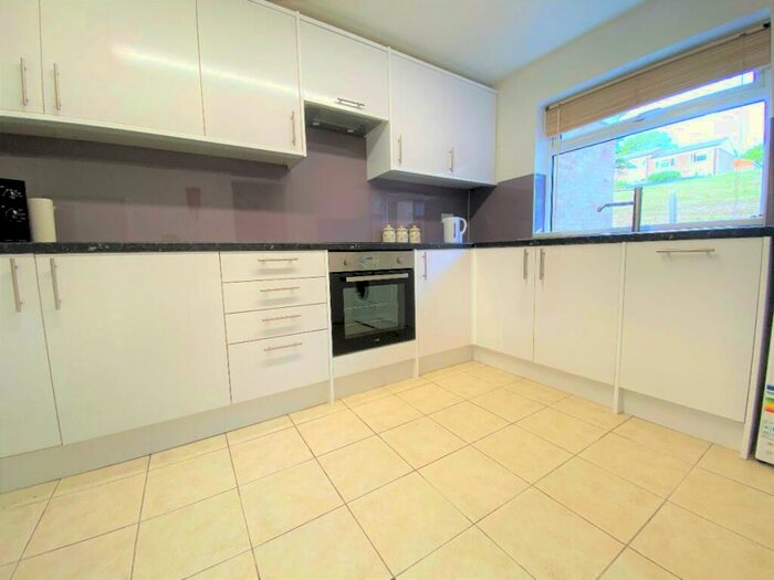 4 Bedroom Terraced House To Rent In Bed Student Home - Hovenden Close, Canterbury, CT2