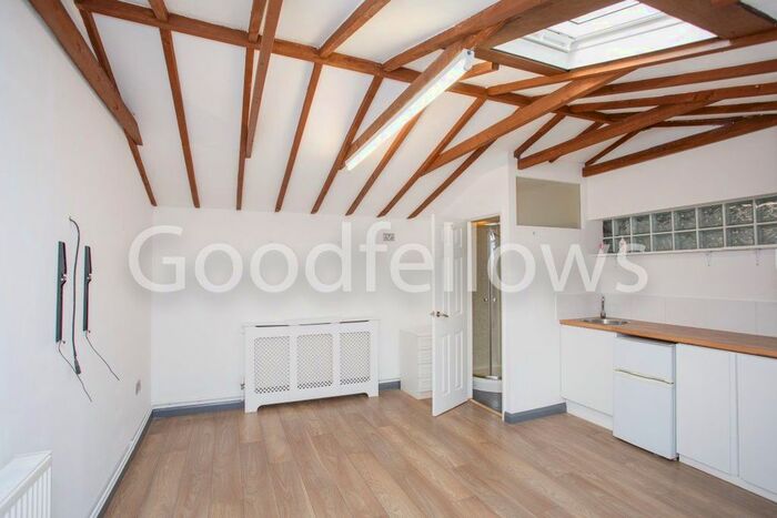 Studio To Rent In Park View, New Malden KT3