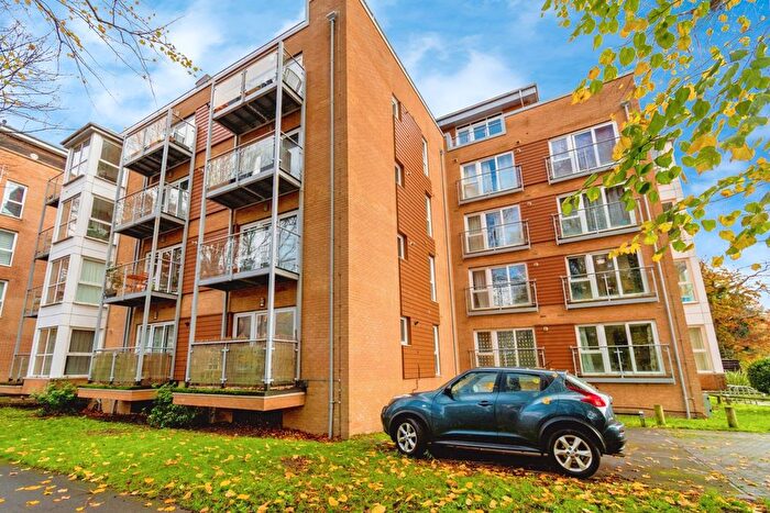 2 Bedroom Flat For Sale In The Avenue, Southampton, Hampshire, SO17