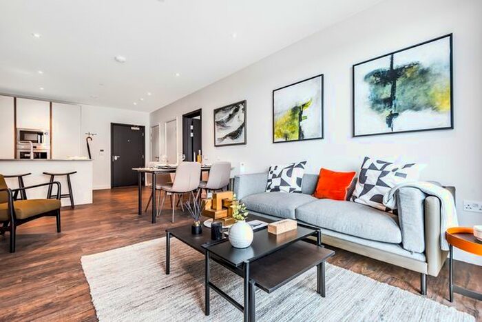 2 Bedroom Flat To Rent In Grenan Square, Greenford, UB6