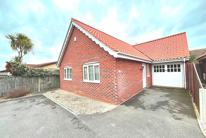 3 Bedroom Bungalow To Rent In Lumsden Close, NR31