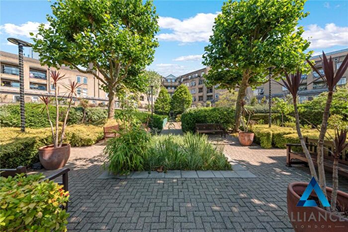 1 Bedroom Apartment For Sale In Bowmans Mews, London, E1