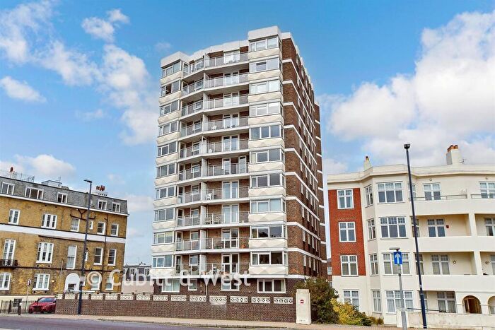 2 Bedroom Apartment For Sale In South Parade, Southsea, Hampshire, PO5