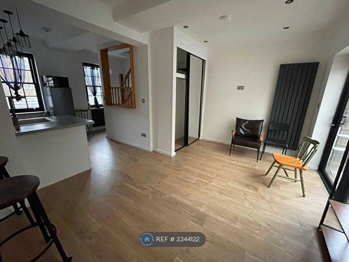 2 Bedroom Flat To Rent In Wick Road, London, E9
