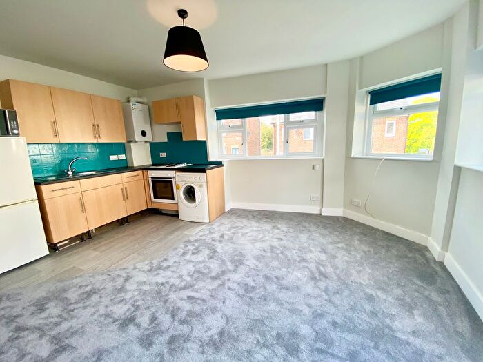 1 Bedroom Flat To Rent In Auckland Road, Tunbridge Wells, TN1