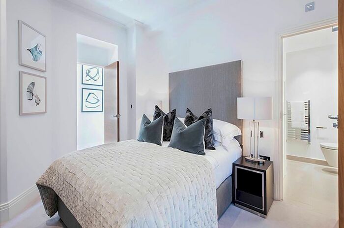 3 Bedroom Flat To Rent In Palace Wharf, Hammersmith, London, W6