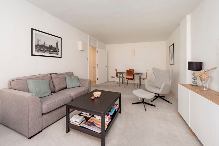 2 Bedroom Flat To Rent In Weymouth Street, W1W