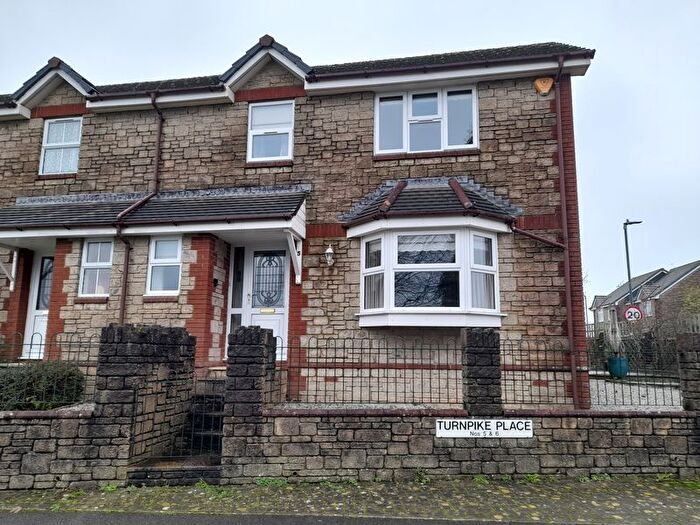 3 Bedroom End Terrace House To Rent In Turnpike Place, Liskeard, PL14