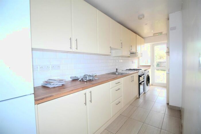 5 Bedroom Property To Rent In Stanley Road, London, N9