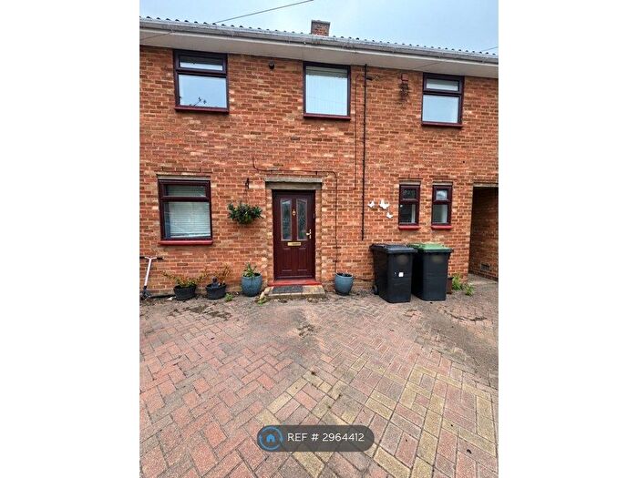 3 Bedroom Terraced House To Rent In Oak Crescent, Biggleswade, SG18