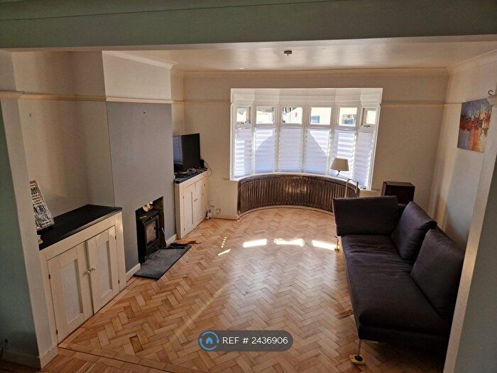 4 Bedroom Semi-Detached House To Rent In West Barnes Lane, New Malden, KT3