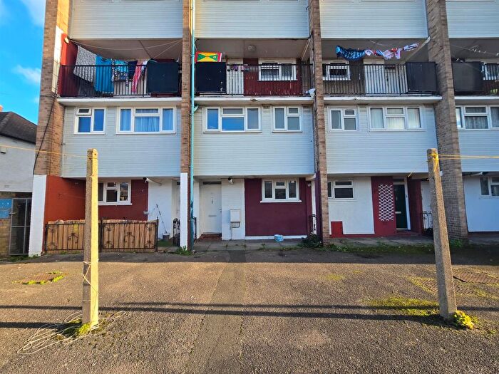 2 Bedroom Property To Rent In Great Cambridge Road, Enfield, EN1