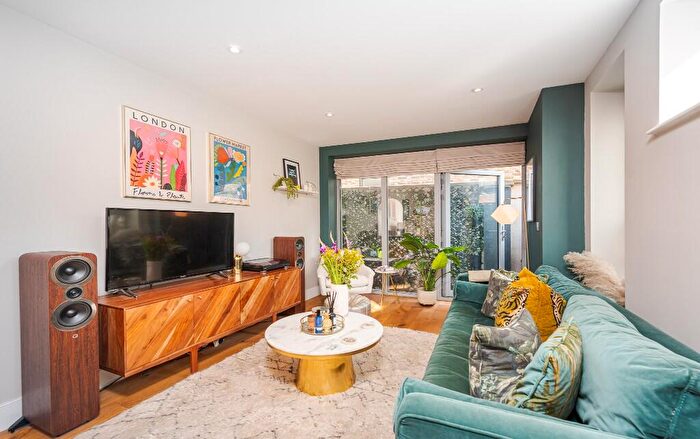 1 Bedroom Flat To Rent In Crystal Palace Road, London, SE22