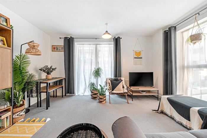 1 Bedroom Apartment For Sale In Callender Road, Erith, DA8
