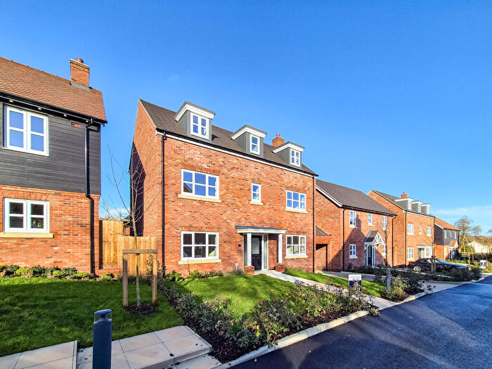 5 Bedroom Link Detached House To Rent In Venn Close, Dunmow, Essex, CM6