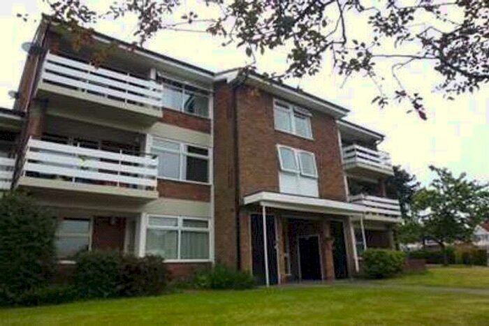 2 Bedroom Flat To Rent In Fernside Gardens, Moseley, Birmingham, B13